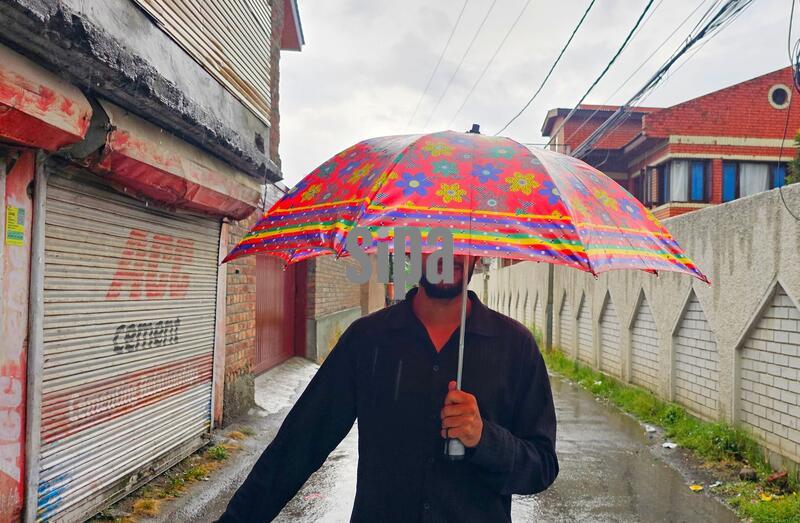 Rain brings relief from heatwave in Srinagar