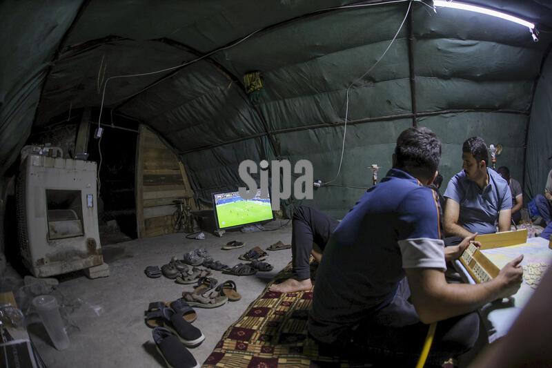 Men Watch Fifa World Cup - Erbil