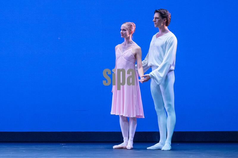 Performance by Leonore Baulac and Germain Louvet