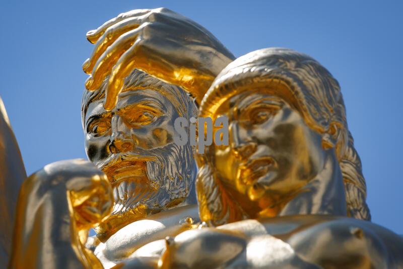 DC: Gilded Statues Unveiled on Memorial Bridge in DC