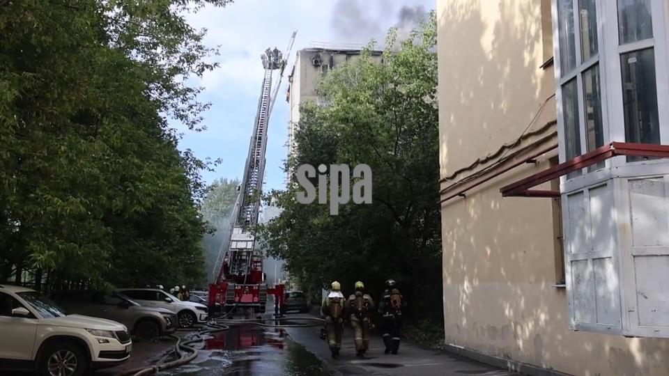 Russia: Roof fire at Vyborgsky Palace of Culture in St Petersburg