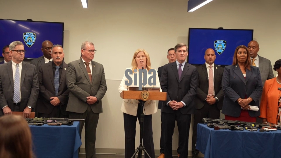 Press briefing by NYPD Commissioner Jessica Tisch, District Attorneys and State and Federal partners