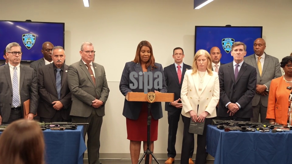 Press briefing by NYPD Commissioner Jessica Tisch, District Attorneys and State and Federal partners