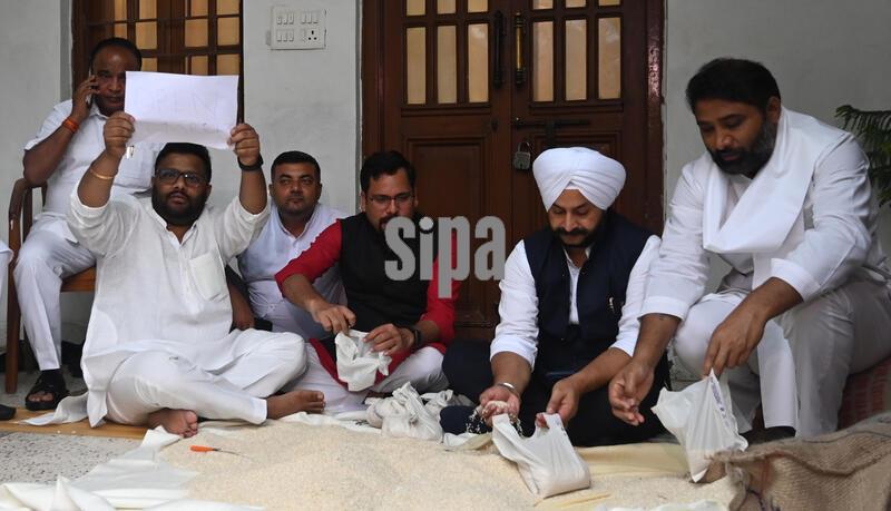 India: AAP MLAs Protest Against Alleged Rice Scam At Delhi Vidhan Sabha