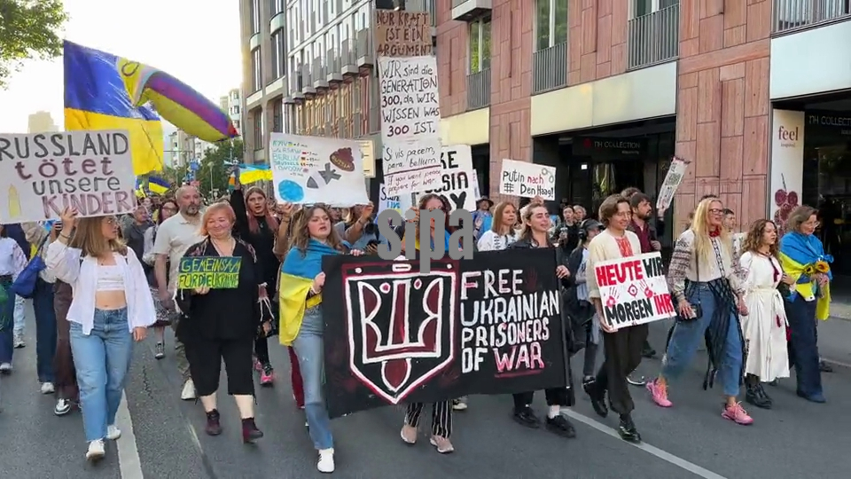 Germany: Ukrainians March Through Berlin on Independence Day