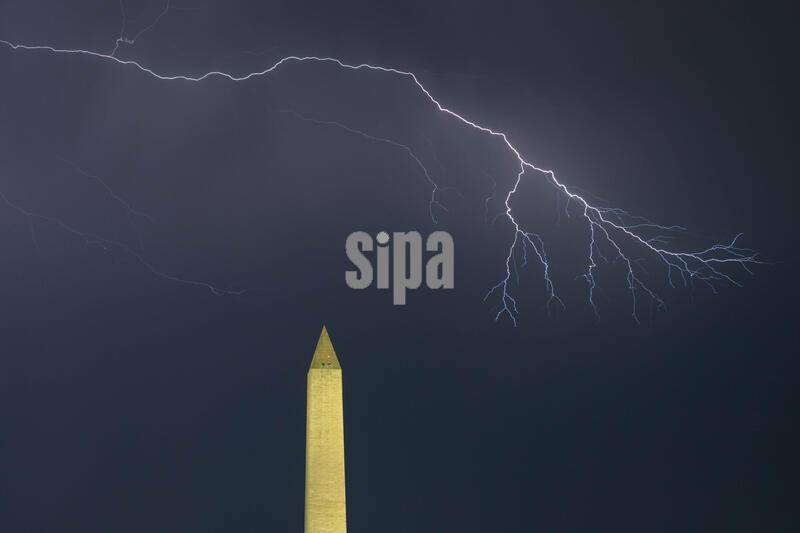 DC: Lightning illuminates the night sky over Washington