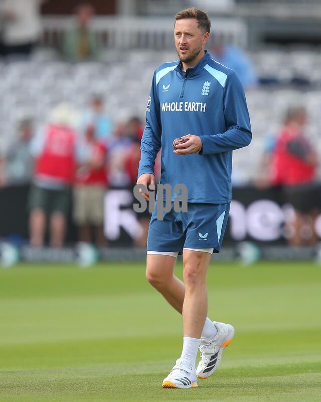 England v Pakistan - 2nd Rothesay Test Match: Day 2