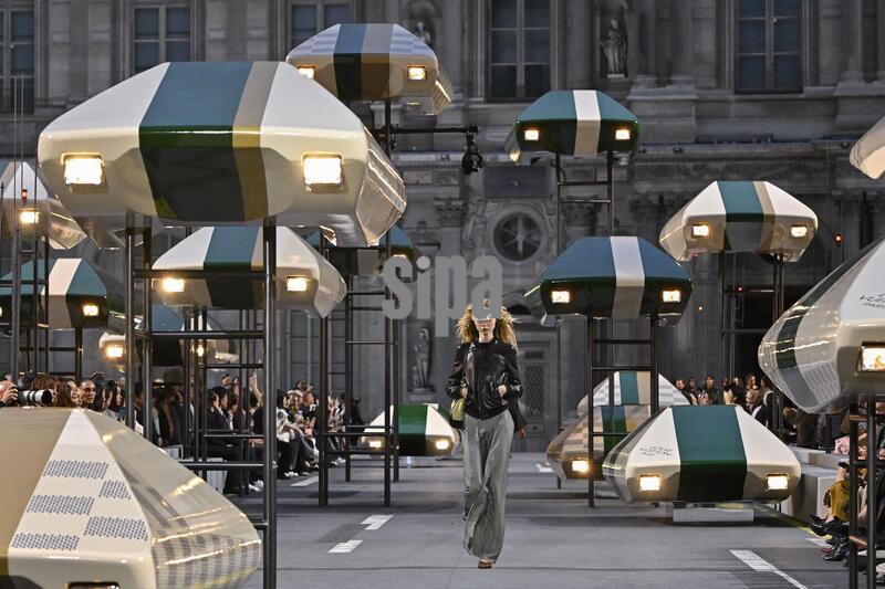 Ella Dalton walks the catwalk at the Louis Vuitton fashion show during Paris Fashion Week Spring Summer 2027 collection in Paris, France, on October 6, 2026. (Photo by Jonas Gustavsson/Sipa USA)