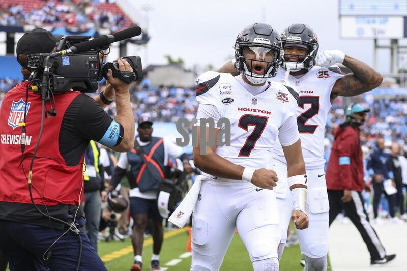 Houston Texans quarterback C.J. Stroud (7) scores a rushing touchdown during the third quarter of the game against the Tennessee Titans at Nissan Stadium in Nashville, Tennessee on October 11, 2026. (Photo by Kindell Buchanan/Sipa USA)