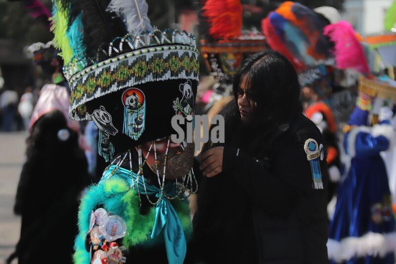 Xochimilco Pilgrims Head to Guadalupe