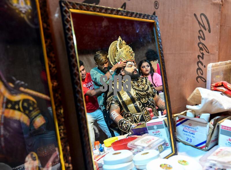 NOIDA, INDIA - OCTOBER 15: Artists backstage and prepare for their performance on the Wednesday night of Ramlila at the Sector 21A Ramlila Ground, on October 15, 2026 in Noida, India. The performance also featured Shri Ram breaking the Shiva Dhanush (Lord Shiva’s bow), Sita placing the Jayamala (victory garland) around Shri Ram’s neck, and Parashuram’s furious arrival, followed by a heated exchange between him and Lakshman. (Photo by Sunil Ghosh/Hindustan Times/Sipa USA )
