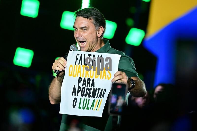 GUARULHOS, SP - 21.10.2026: FLaVIO BOLSONARO EM GUARULHOS - Flavio Bolsonaro, (PL) senator and presidential candidate participates in an event in Guarulhos, SP, this Wednesday (21). (Photo: Roberto Casimiro/Fotoarena/Sipa USA)