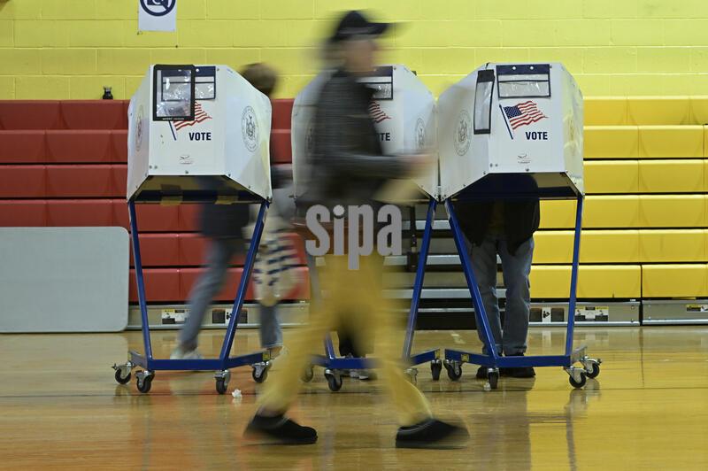 Voters take part in early voting ahead of the November midterm elections at a poll site inside the Art and Design High School in Manhattan, New York, NY, October 26, 2026. Midterm Election Day will be held on November 3, with 435 seats up for election in the U.S. House of Representatives, Governors, State officials and about one-third of U.S. Senate seats. (Photo by Anthony Behar/Sipa USA)