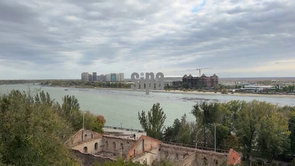 Russia: Don River grows shallow in Rostov-on-Don, Russia