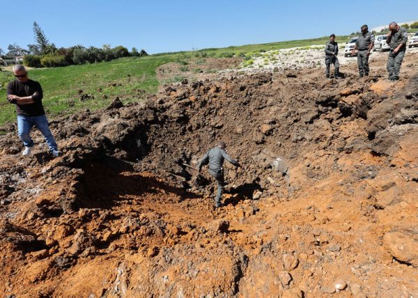 (260317) -- BEIT SHEMESH, March 17, 2026 (Xinhua) -- This photo taken on March 17, 2026 shows an impact site of an Iranian missile attack in Beit Shemesh, Israel. (Photo by Gil Cohen Magen/Xinhua) (Photo by Xinhua/Sipa USA)